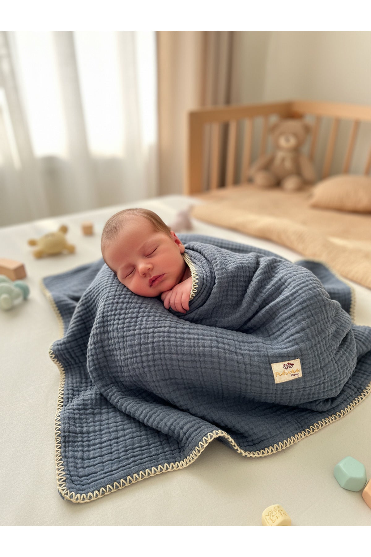 4 Katlı Çoban Dikişli Müslin Bebek Battaniyesi [Renk: İndigo]