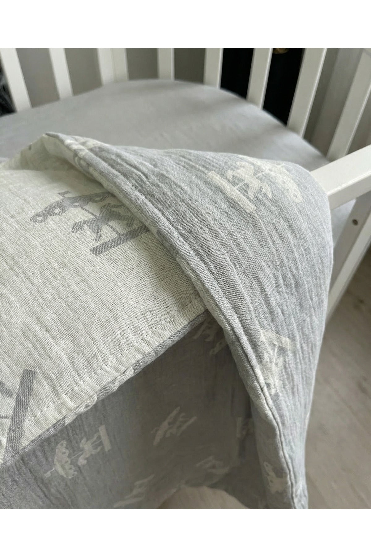 %100 Pamuk Müslin Bebek Nevresim Takımı 3'lü Set Atlıkarınca Desenli